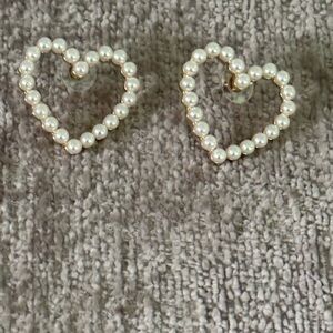 Elegant Pearl Heart Earrings